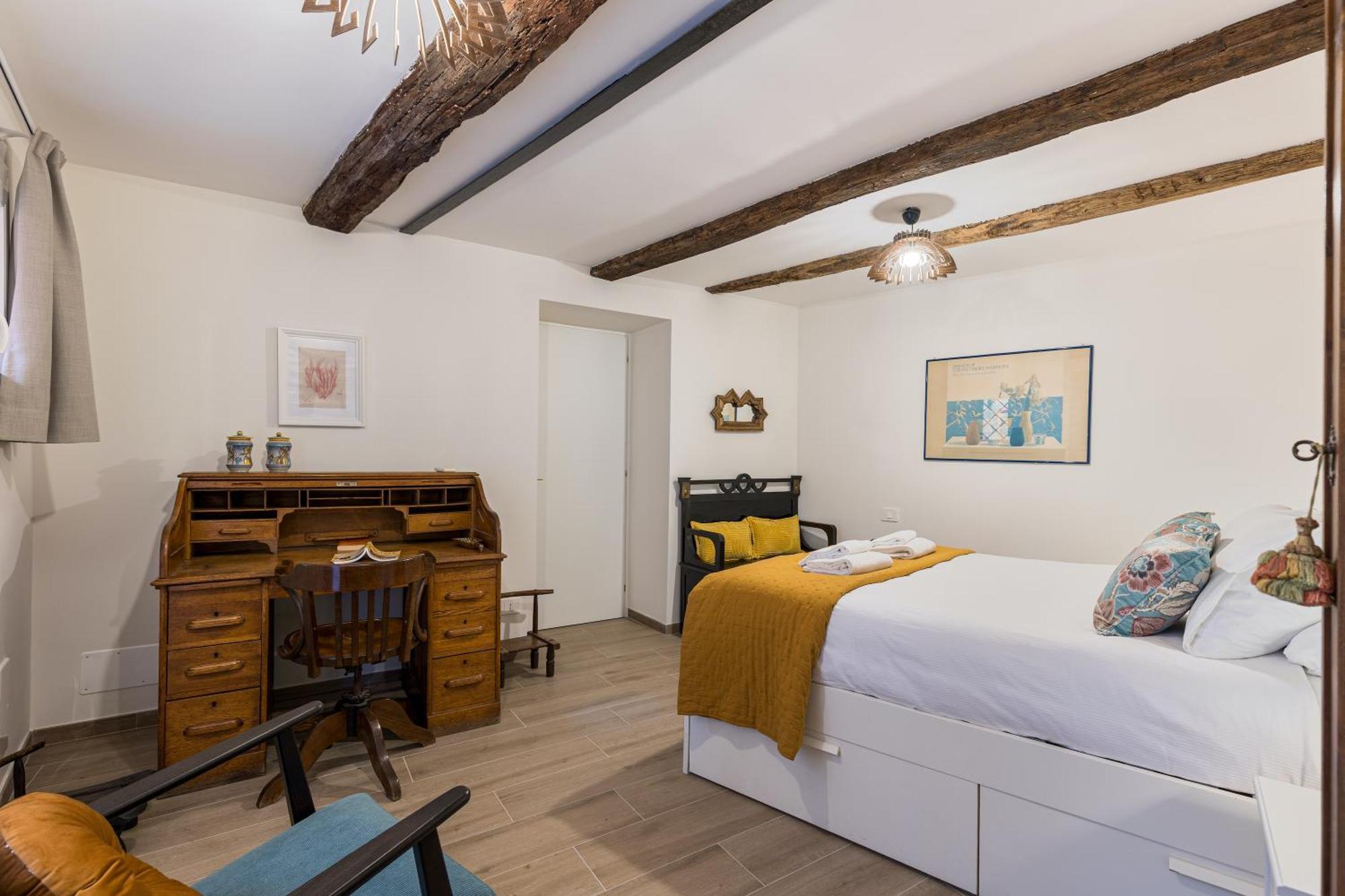 As Feel - Trastevere Nest With Secret Patio Apartment *