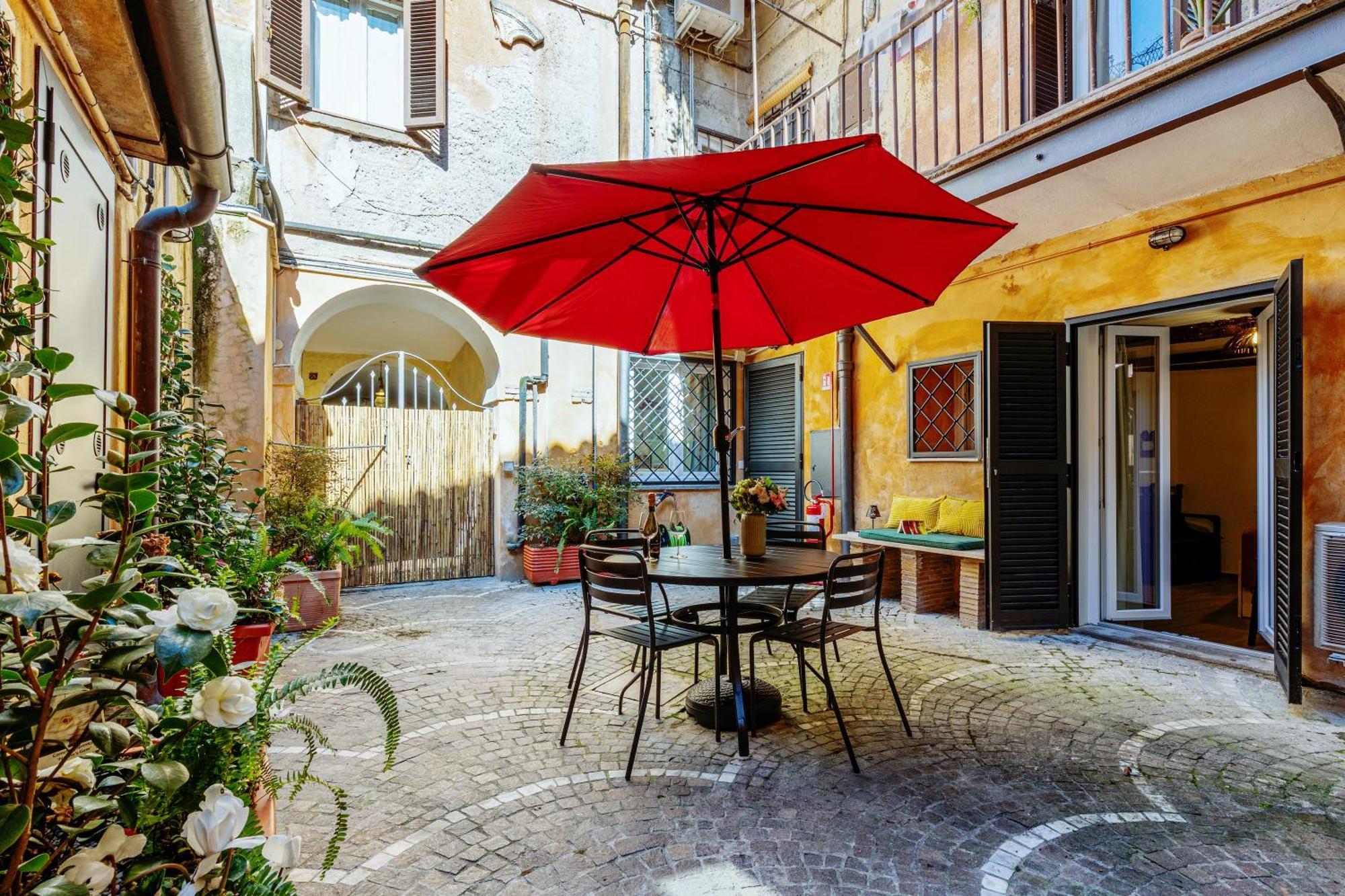 As Feel - Trastevere Nest With Secret Patio Apartment *